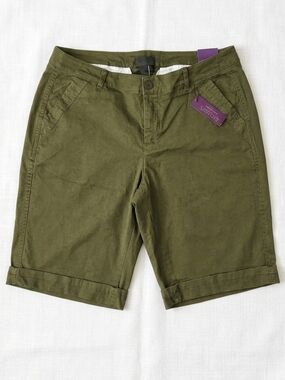 Olive Green Chino Shorts with Inner Contrast Waistband